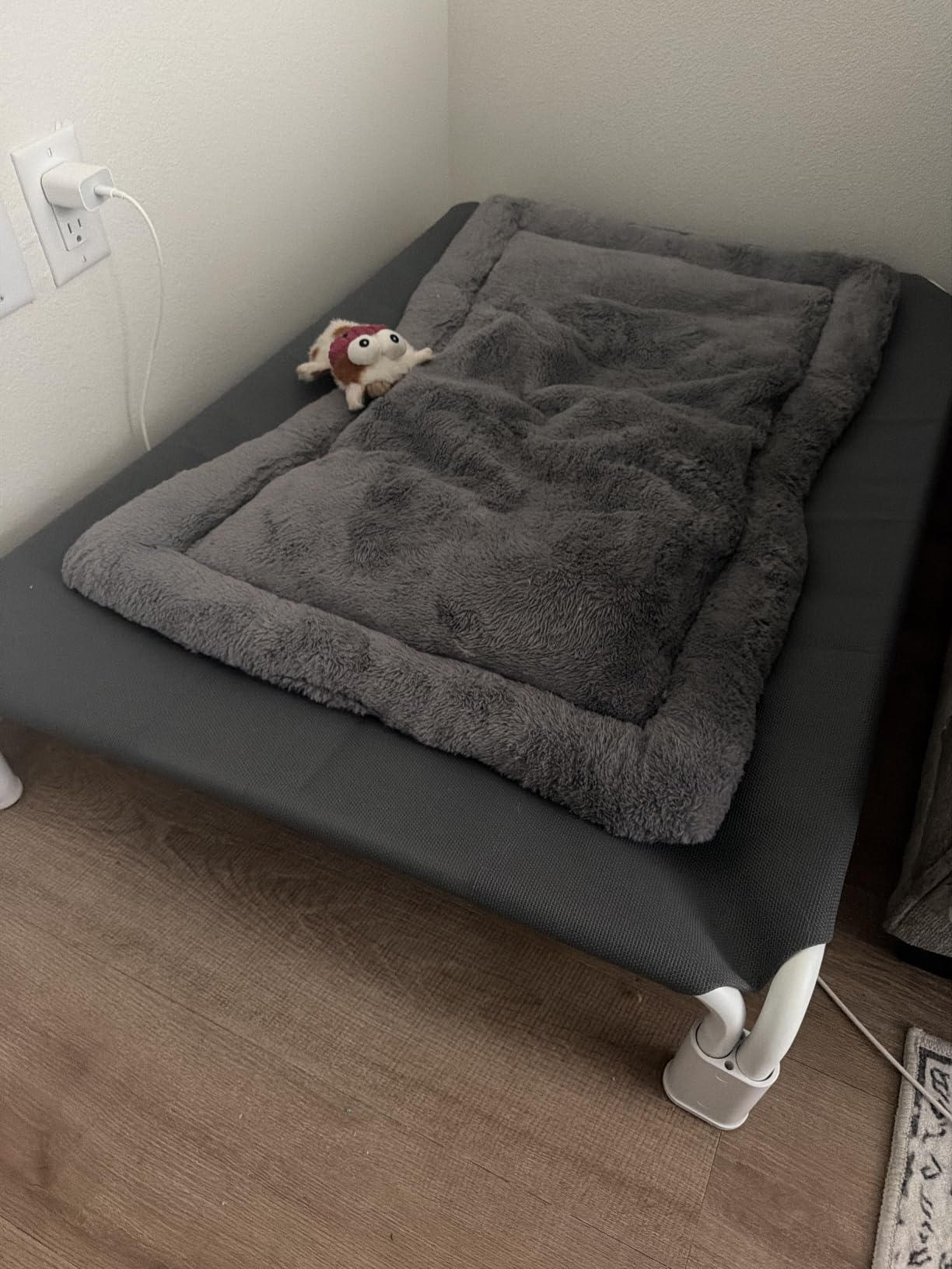 GRENTY Chew Proof Dog Crate Pad for Aggressive Chewer Medium Dogs（35x22 in） customer photo 1