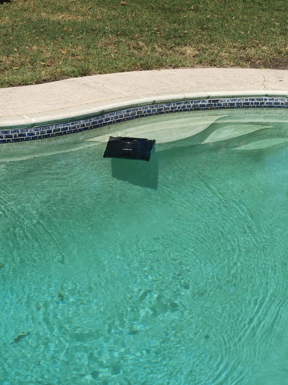 WYBOT B1 Cordless Robotic Pool Vacuum, Six-Roller Brush,Green customer photo 1